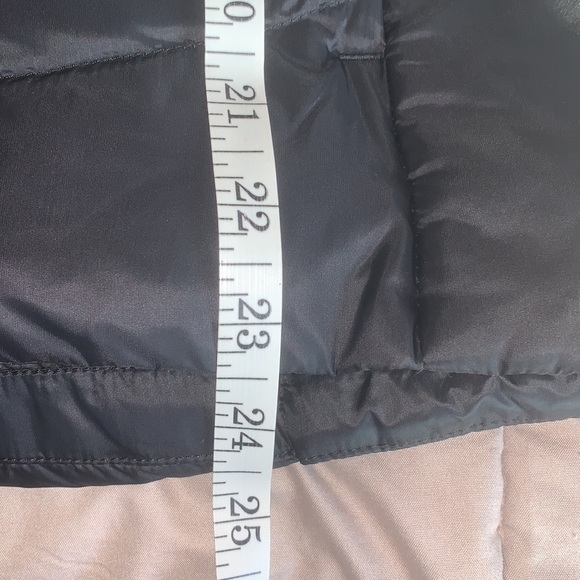 SOLD! The North Face Women’s Aconcagua Jacket BNWT Size Medium Color TNF Black - Picture 13 of 13